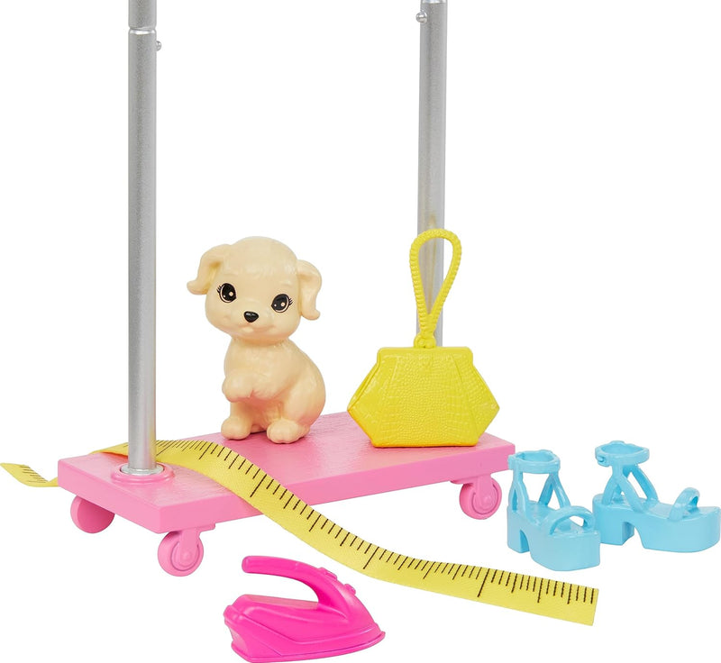 Barbie: Brooklyn Stylist Doll and 14 Accessories Playset Toys & Games Mattel