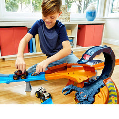 Hot Wheels Monster Trucks Scorpion Sting Raceway Track Set with 1 Toy Truck & 1 Car in 1:64 Scale, Boosted Race Track Toys & Games Mattel
