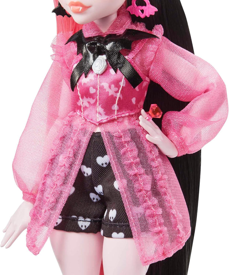 Monster High: Draculaura - Signature Look with Fashion Accessories Pet Bat Count Fabulous Toys & Games Mattel