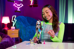 Monster High: Frankie Stein Doll Includes Pet Dog Watzie Toys & Games Mattel