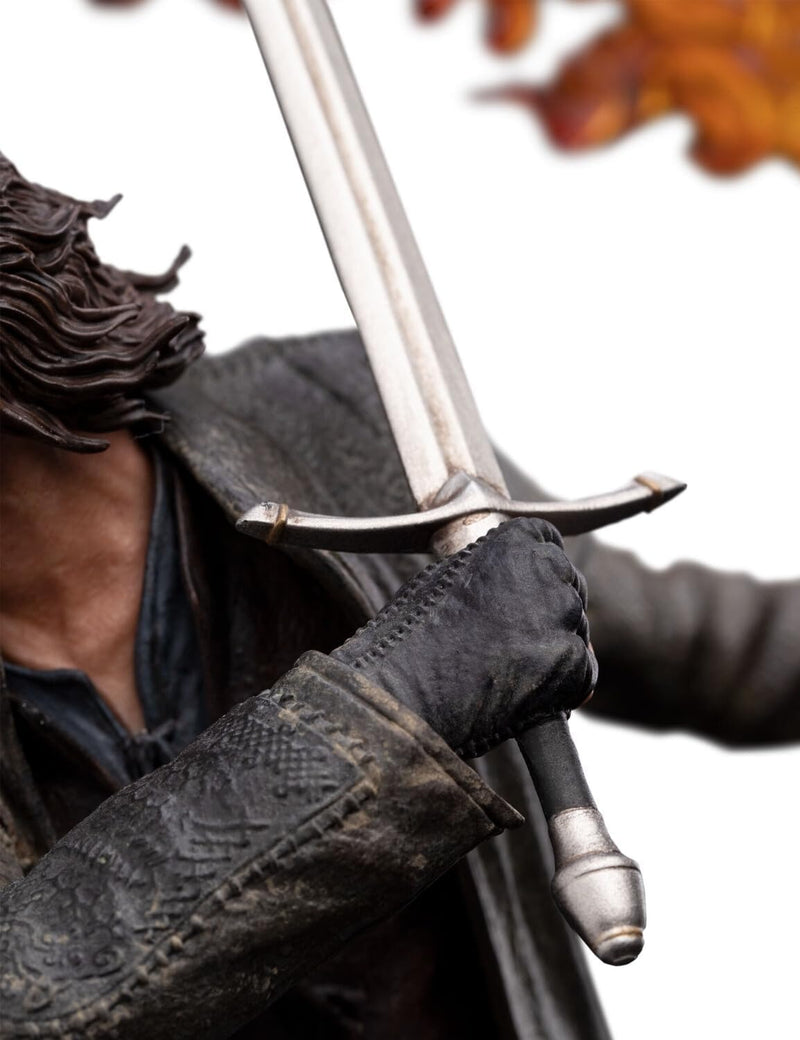 Weta Workshop: Lord of the Rings - Aragorn Statue Toys & Games Weta Workshop