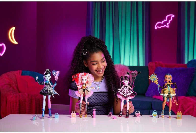 Monster High: Scary Sweet Birthday Draculaura Toys & Games Mattel