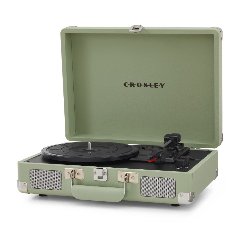 Crosley CR8005F-W0 Cruiser Plus high quality Vintage 3-Speed Bluetooth in/Out Suitcase Turnta