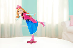 Disney Frozen - Ice Skating Anna [Toys, Ages 4+] Toys & Games Disney   