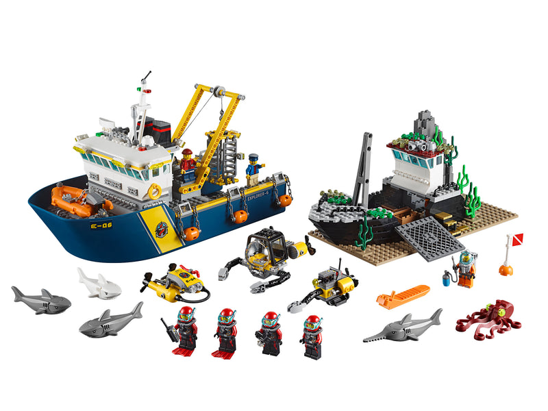 LEGO City: Deep Sea Exploration Vessel - 717 Piece Building Kit [LEGO, #60095] LEGO LEGO   