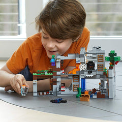 LEGO Minecraft: The Bedrock Adventures - 644 Piece Building Kit [LEGO, #21147] LEGO LEGO   
