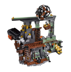 LEGO The Hobbit: The Battle of the Five Armies - The Lonely Mountain - 866 Piece Building Set [LEGO, #79018] LEGO LEGO   