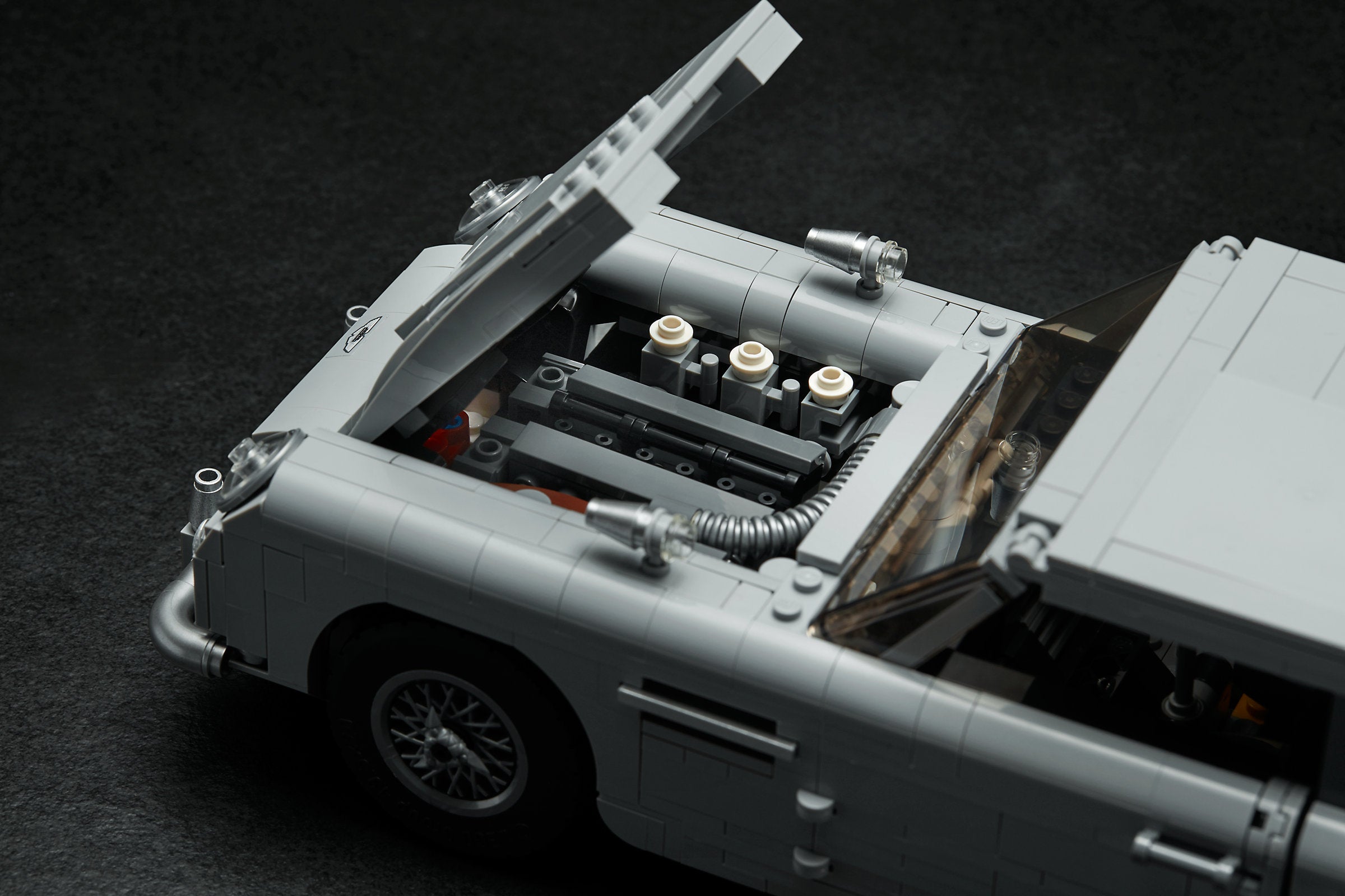 LEGO Creator Expert: James Bond popular Aston Martin DB5