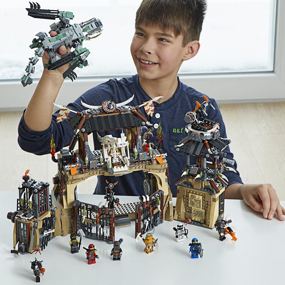 LEGO Ninjago: Masters of Spinjitzu - Dragon Pit - 1660 Piece