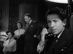 Alfred Hitchcock's Strangers on a Train [Blu-Ray] DVDs & Blu-Rays Warner Bros.   