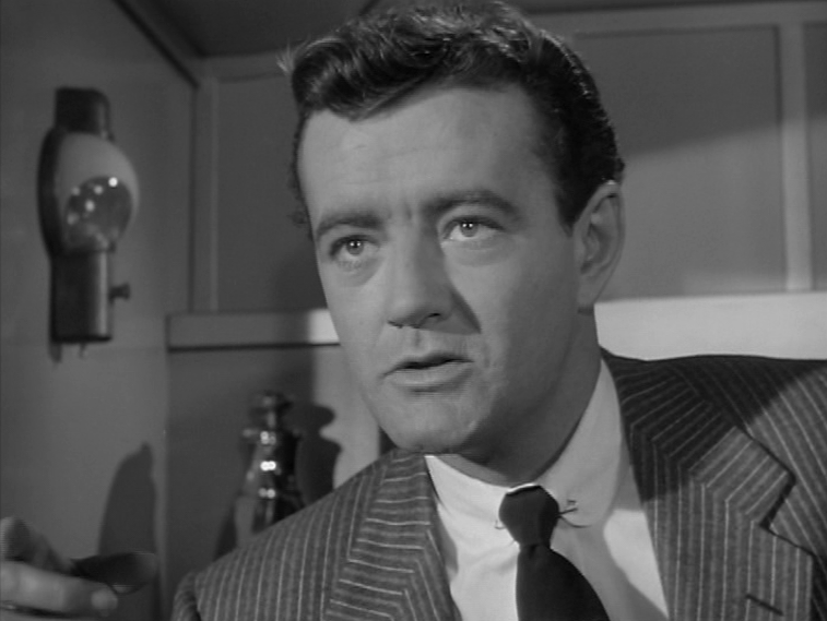 Alfred Hitchcock's Strangers on a Train [Blu-Ray] DVDs & Blu-Rays Warner Bros.   